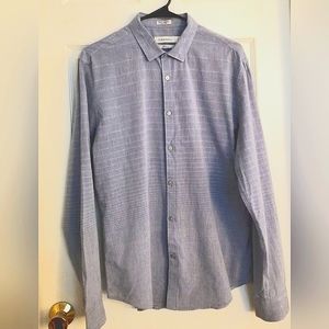MENS CALVIN KLEIN "𝑩𝑶𝑫𝒀 𝑭𝑰𝑻" BUTTON DOWN SHIRT.  EUC.        SZ-M